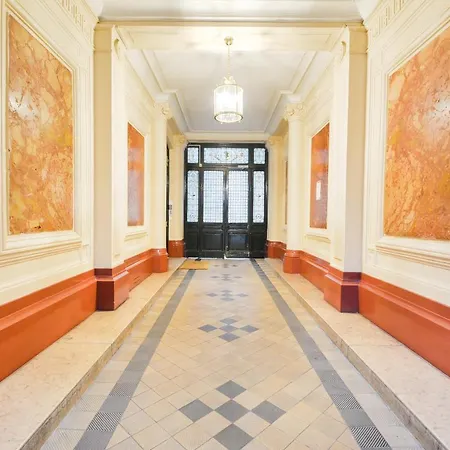 Moderne In Heart Of Opera/eurostar 6 Pers *
